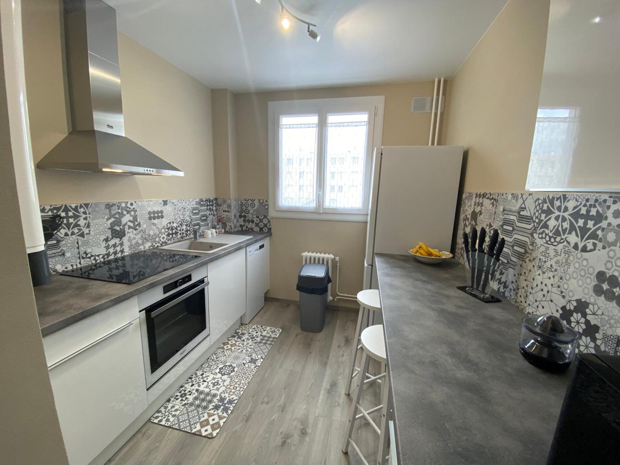 Appartement Nouveau - Superbe En Centre-ville Avec Parking *